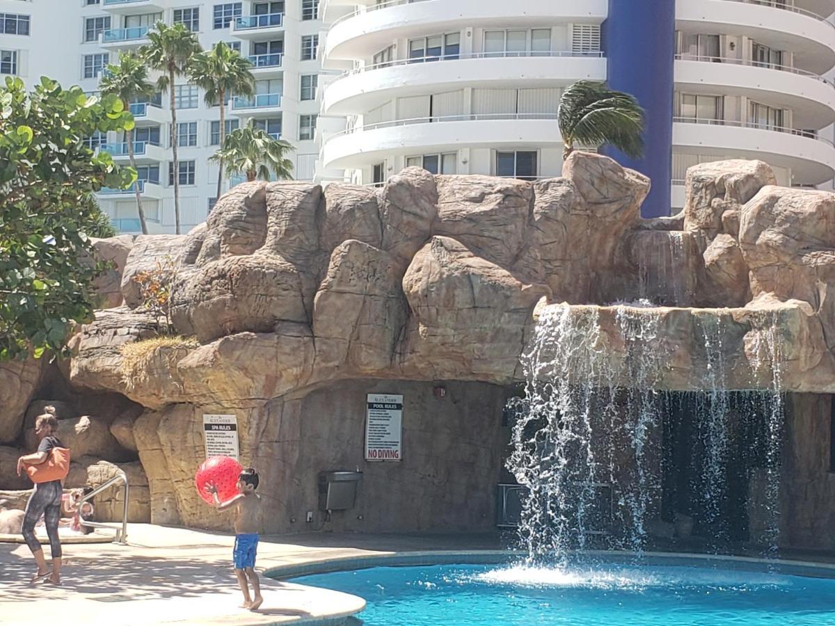 2 Bedroom 2 Bath Beachfront Condo On Miami Beach Millionaire Row Buitenkant foto